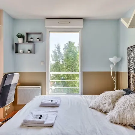 Apartment Functional And Charming Studio With A Nice View Of The Erdre! Nantes