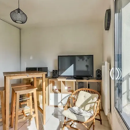 דירה Functional And Charming Studio With A Nice View Of The Erdre! נאנט
