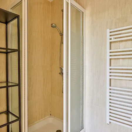 Functional And Charming Studio With A Nice View Of The Erdre! דירה