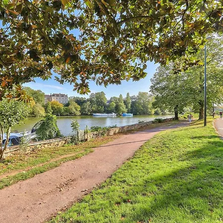 Functional And Charming Studio With A Nice View Of The Erdre! דירה *
