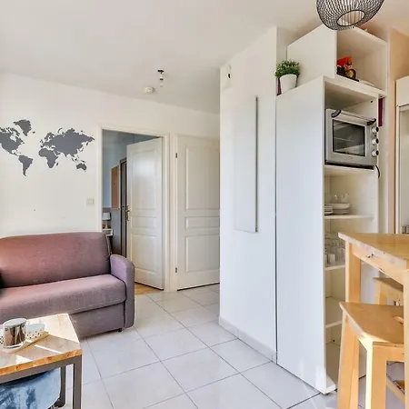 Functional And Charming Studio With A Nice View Of The Erdre! דירה
